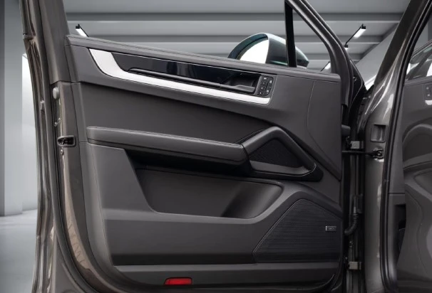 Porsche Cayenne E-Hybrid = Black Pack = Гаранция, снимка 6 - Автомобили и джипове - 56294769