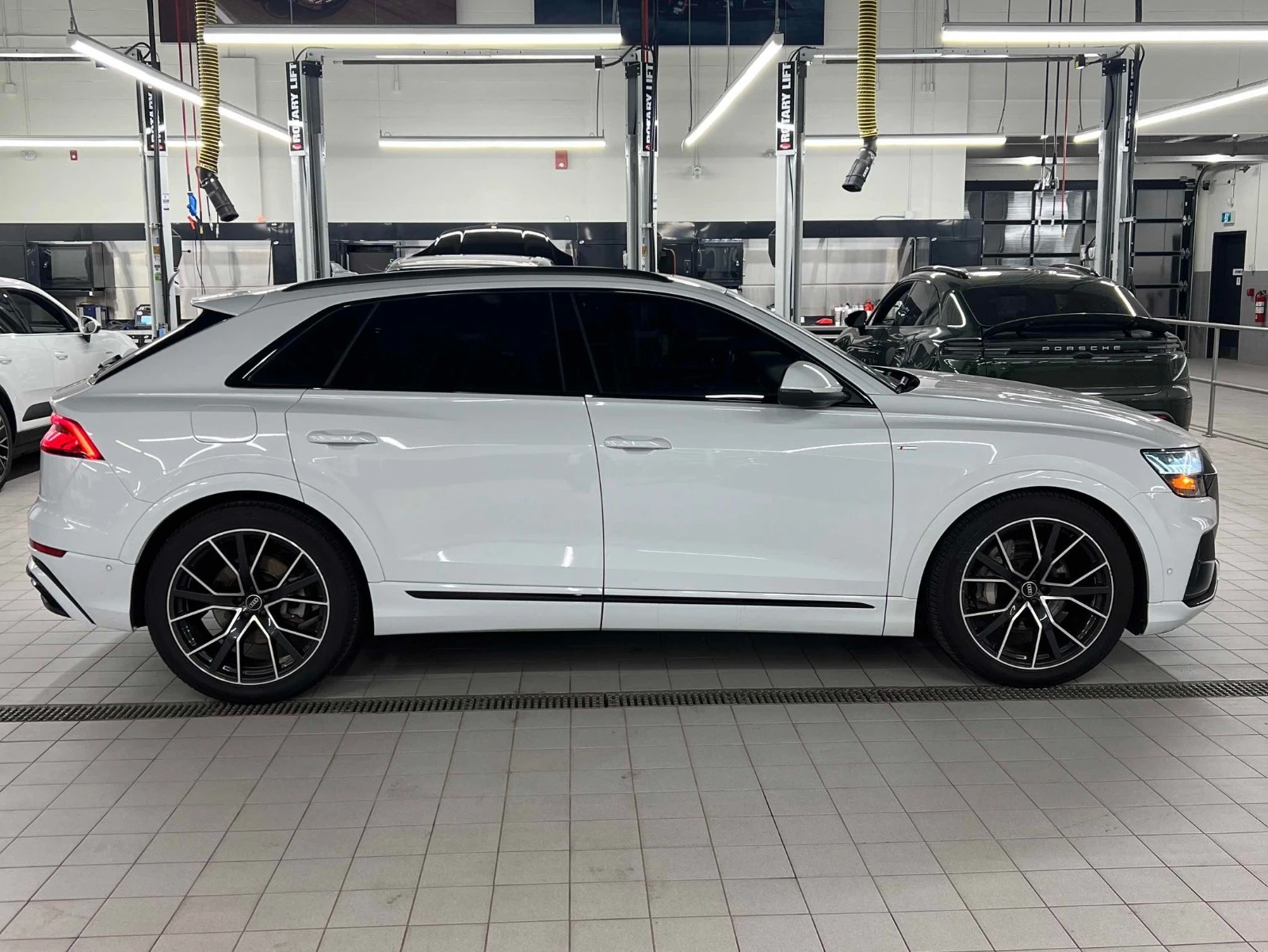 Audi Q8 CARFAX    | Mobile.bg   5