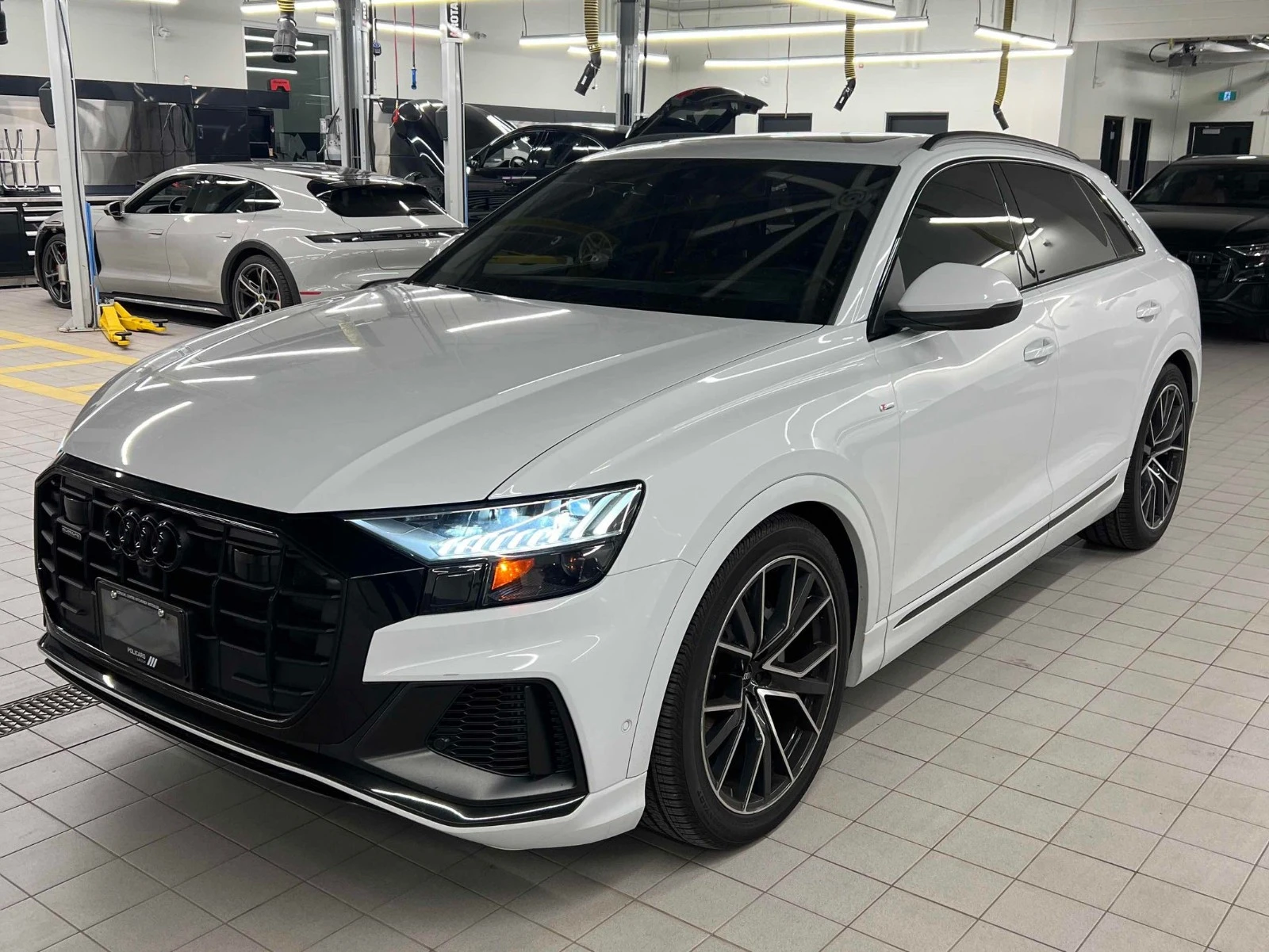 Audi Q8 CARFAX    | Mobile.bg   1