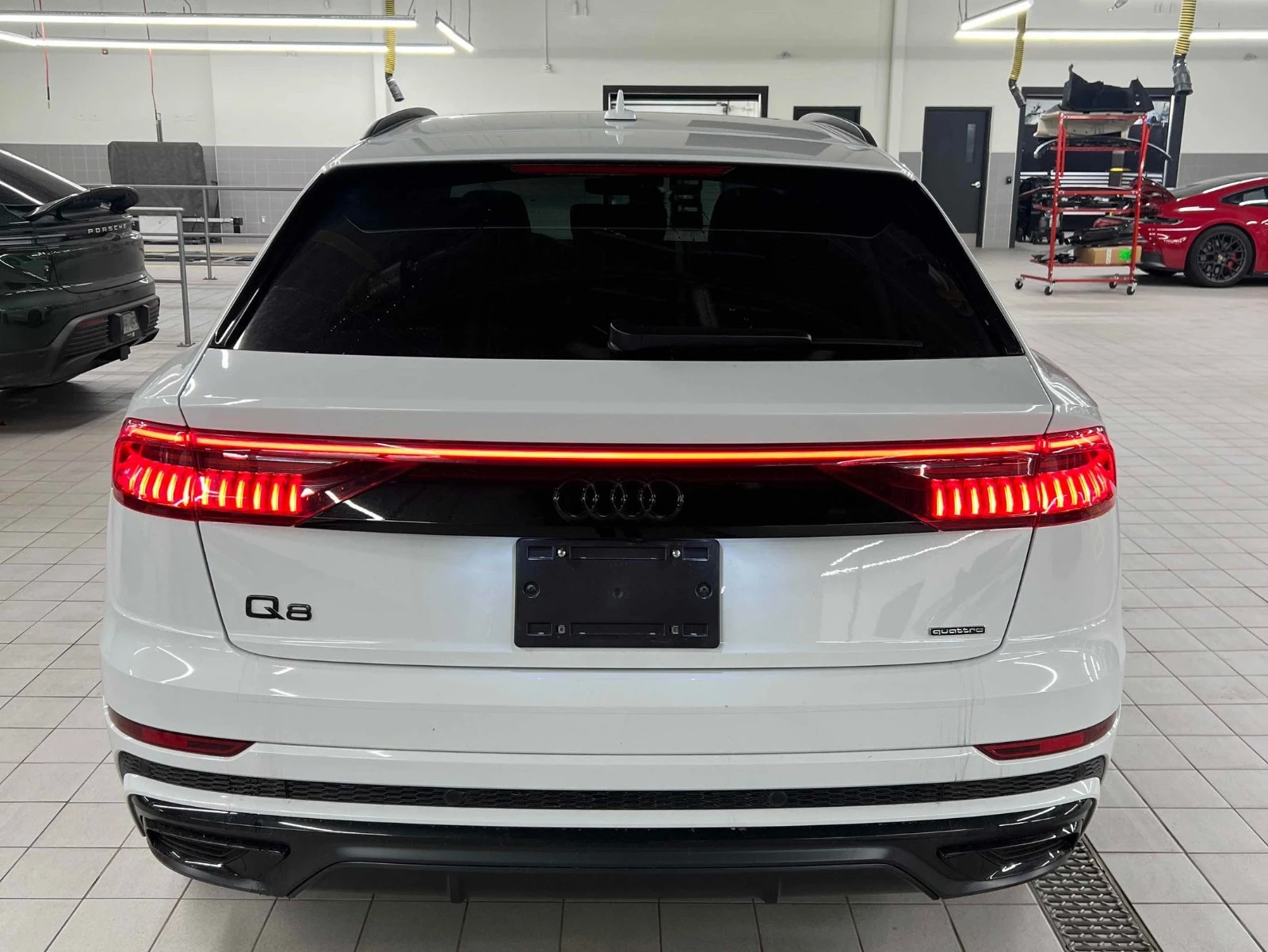 Audi Q8 CARFAX    | Mobile.bg   4