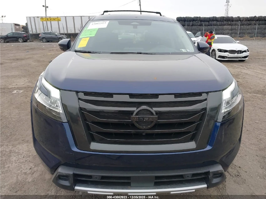 Nissan Pathfinder PLATINUM* 4WD* ОБДУХВАНЕ* ПОДГРЕВ* 360 - изображение 3