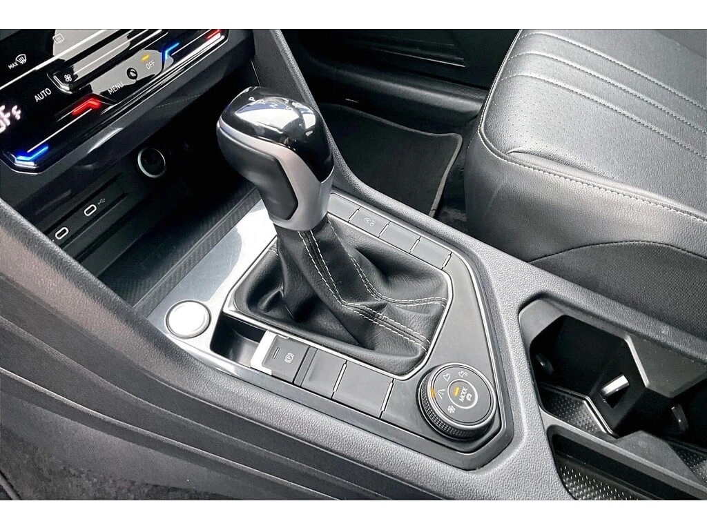 VW Tiguan * 4Motion Third Row | Panoramic Roof | Heated Whee | Mobile.bg � ����������� 11