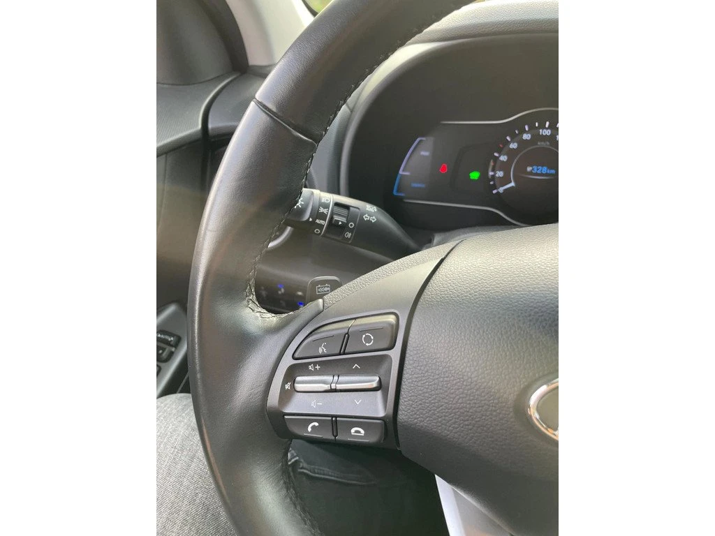 Hyundai Kona 64 kWh Fashion, снимка 12 - Автомобили и джипове - 53795103