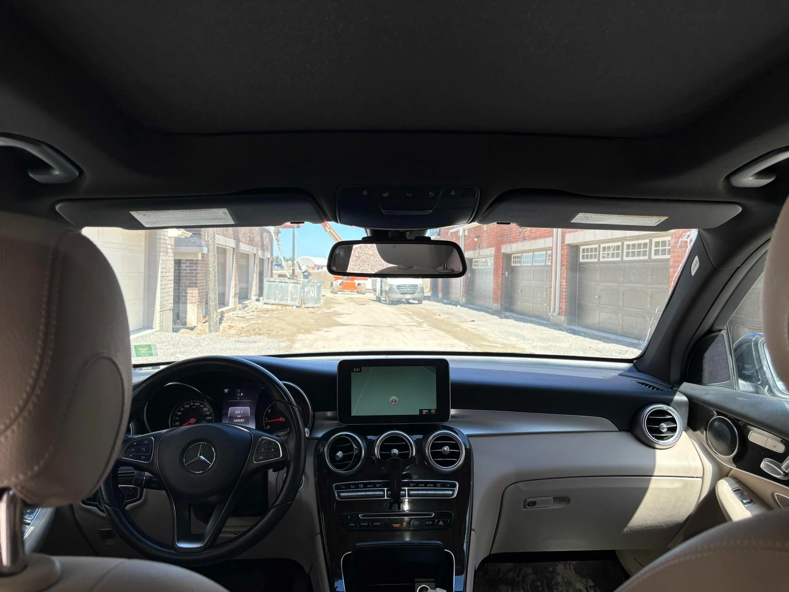 Mercedes-Benz GLC 300 * * CARFAX * * АВТО КРЕДИТ * * , снимка 11 - Автомобили и джипове - 54231864