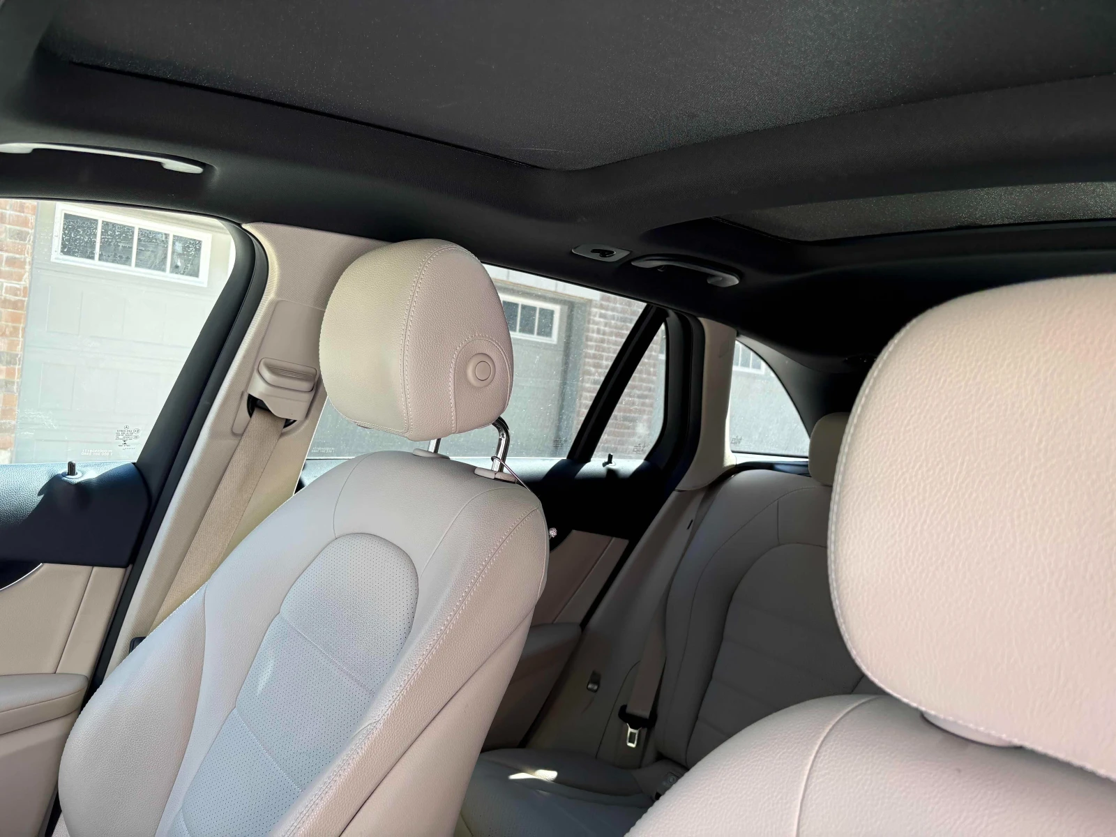 Mercedes-Benz GLC 300 * * CARFAX * * АВТО КРЕДИТ * * , снимка 12 - Автомобили и джипове - 54231864