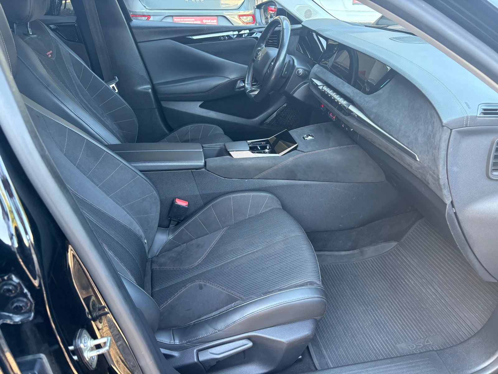 DS DS 4 Crossback PERFORMANCE/Headup/Keyless/Cam/Alcantara/, снимка 12 - Автомобили и джипове - 56028066