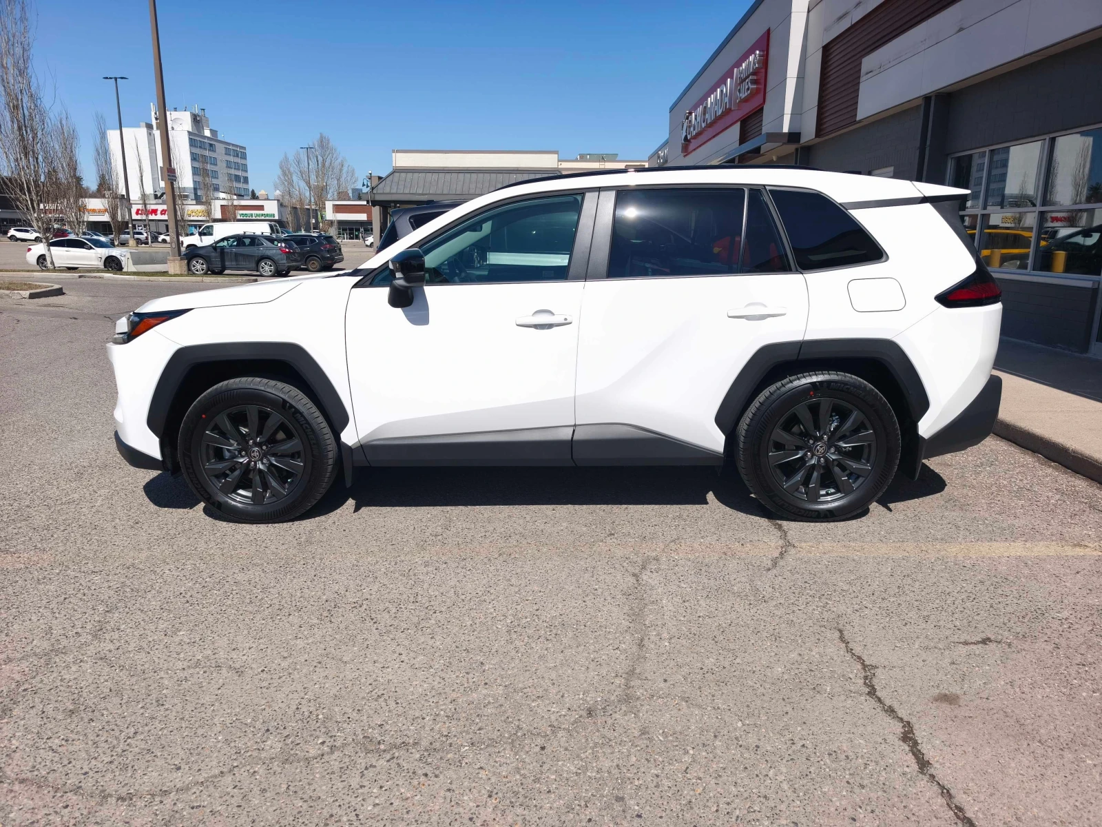 Toyota Rav4 * XLE AWD * CARFAX * БЕЗ ПЪРВОНАЧАЛНА ВНОСКА, снимка 2 - Автомобили и джипове - 56150111