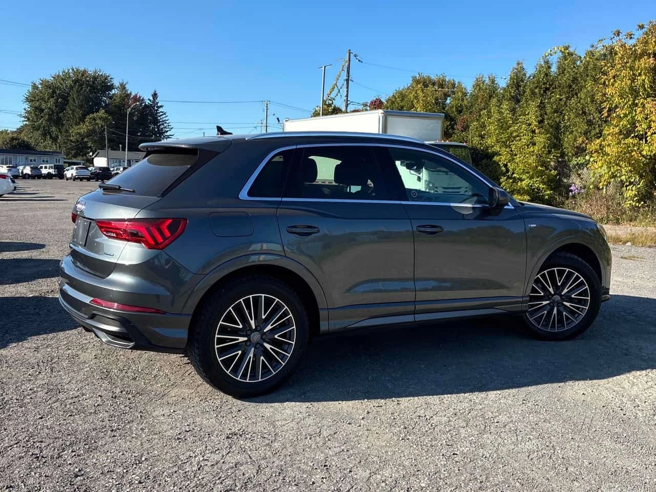Audi Q3 * PROGRESSIV * АВТОКРЕДИТ БЕЗ ПЪРВОНАЧАЛНА ВНОСКА, снимка 4 - Автомобили и джипове - 56222527