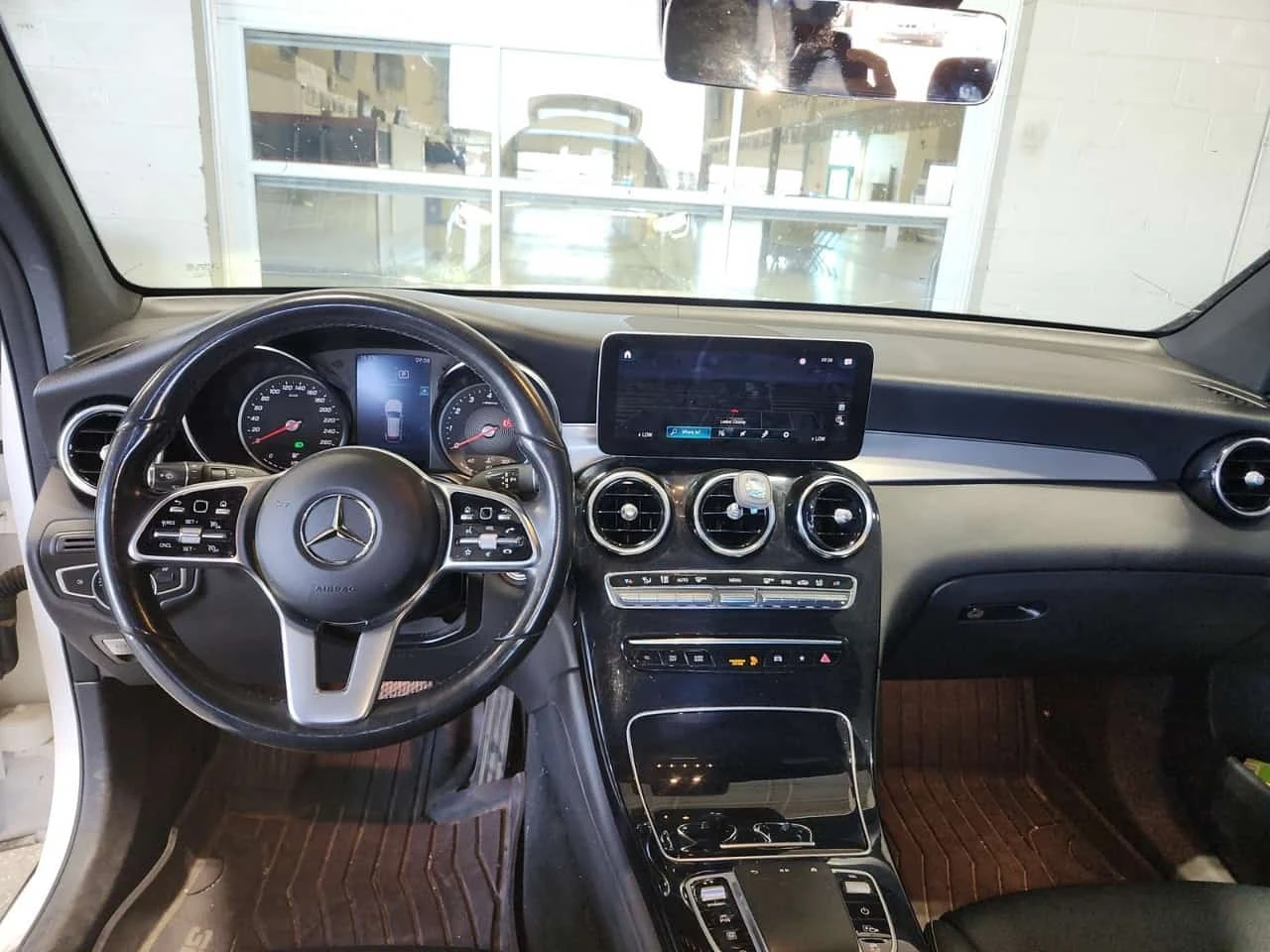 Mercedes-Benz GLC * 300 * CARFAX * , снимка 10 - Автомобили и джипове - 56300891