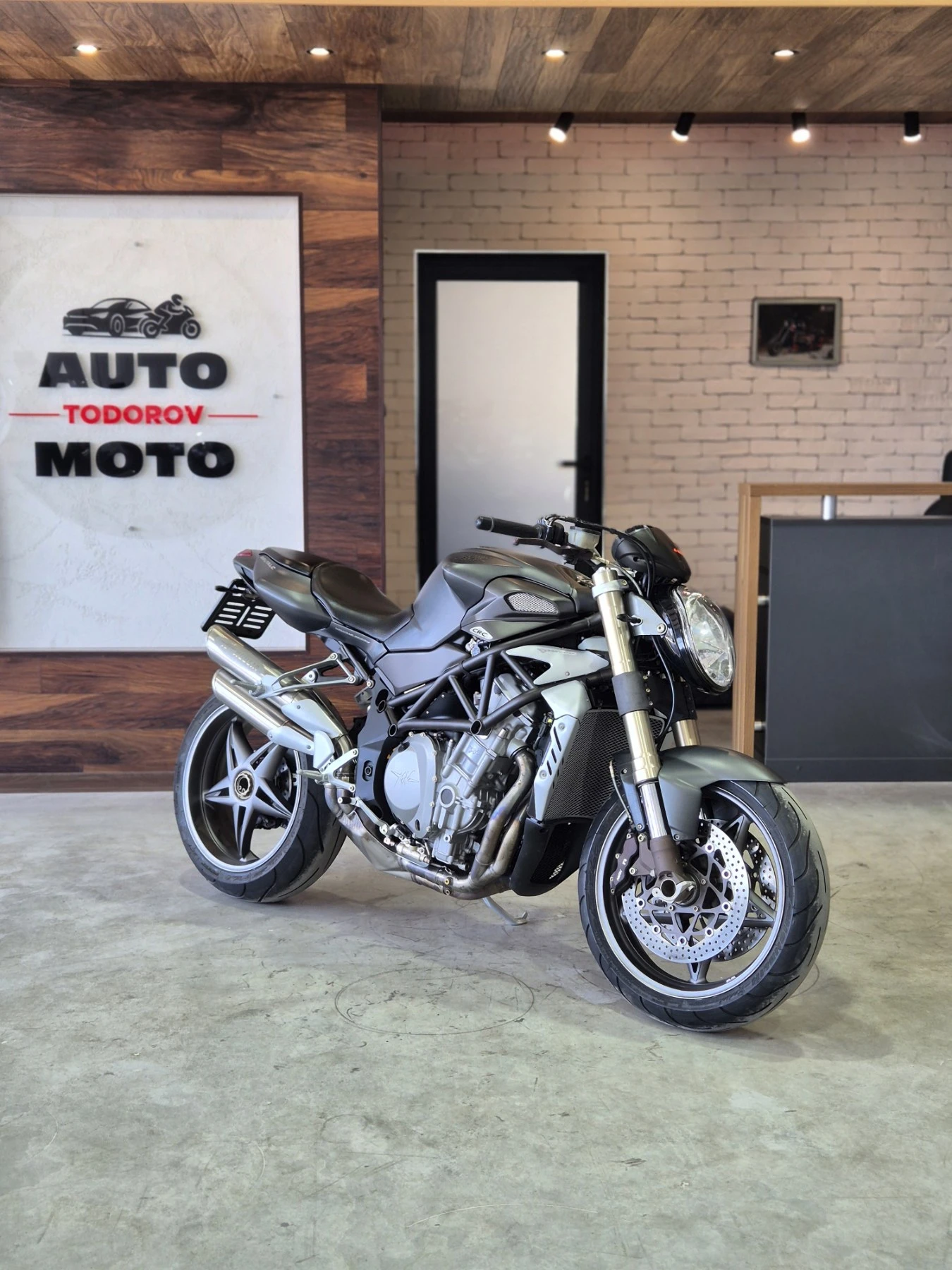 MV Agusta Brutale F4 750 23000км!!! Нов внос от ШВЕЙЦАРИЯ!!!