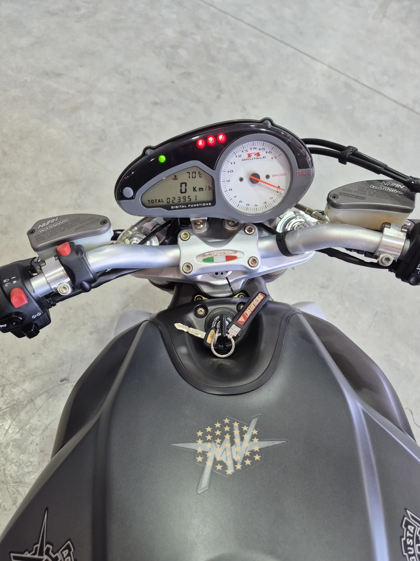 MV Agusta Brutale F4 750 23000км!!! Нов внос от ШВЕЙЦАРИЯ!!!, снимка 17 - Мотоциклети и мототехника - 54977459