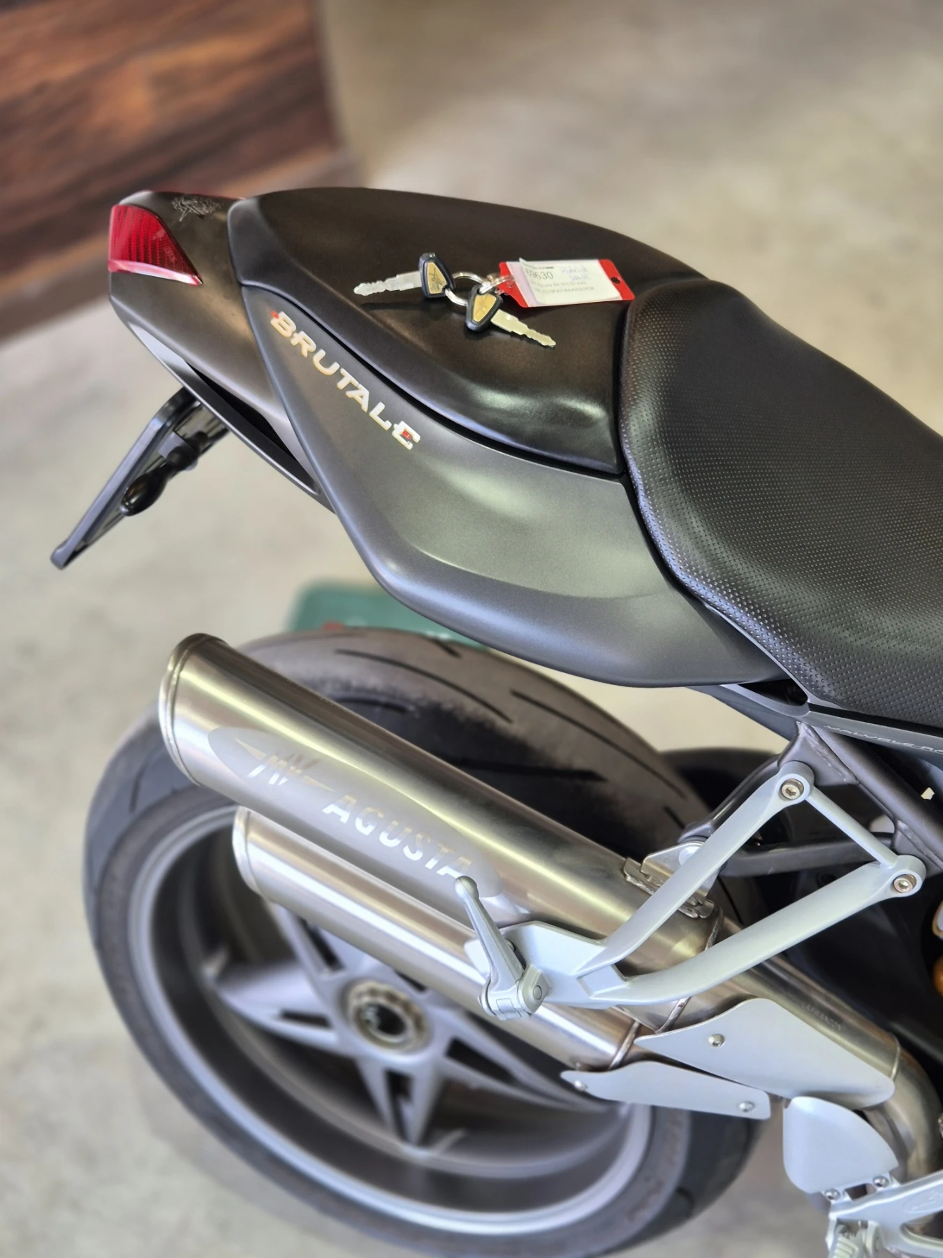 MV Agusta Brutale F4 750 23000км!!! Нов внос от ШВЕЙЦАРИЯ!!!, снимка 14 - Мотоциклети и мототехника - 54977459
