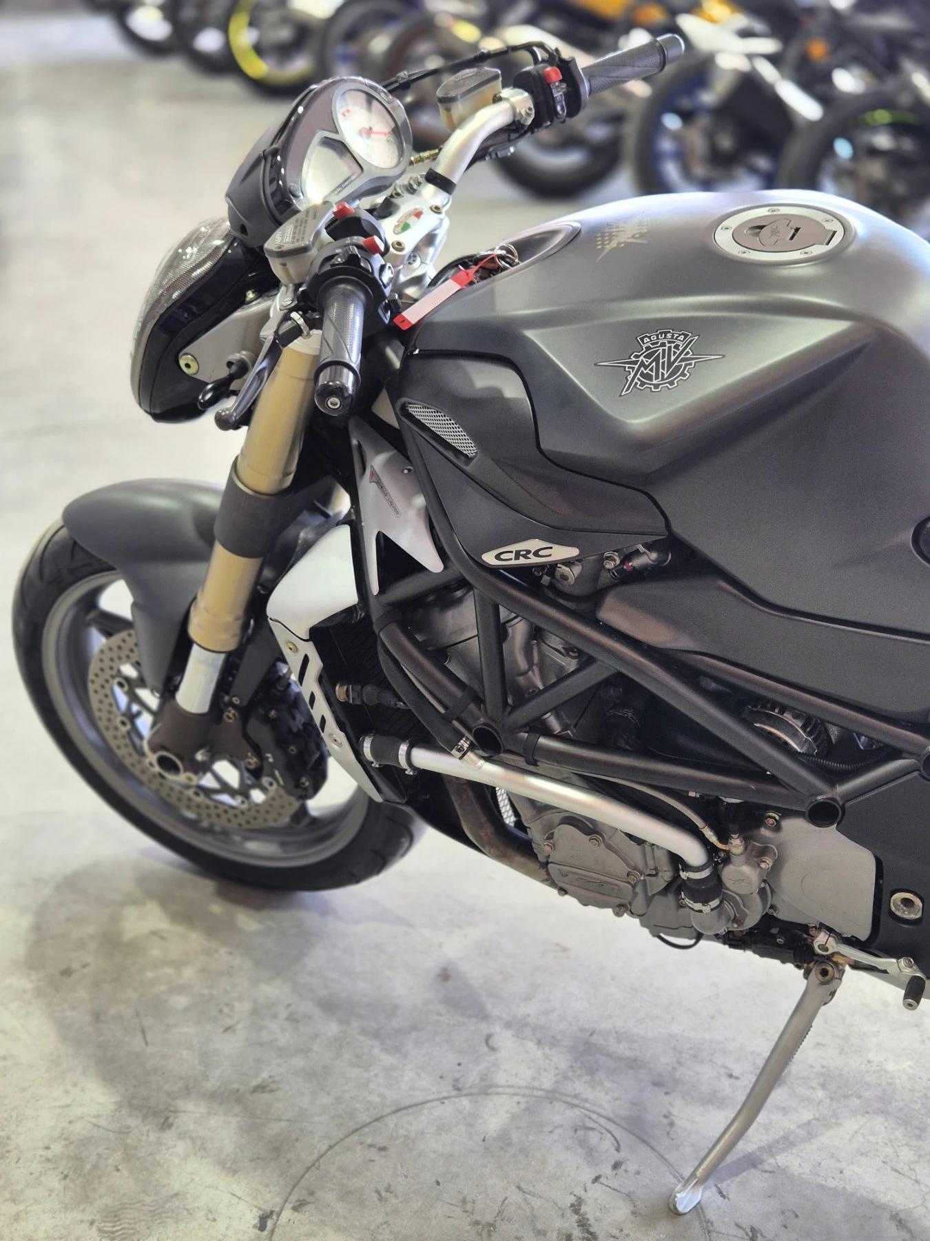 MV Agusta Brutale F4 750 23000км!!! Нов внос от ШВЕЙЦАРИЯ!!!, снимка 11 - Мотоциклети и мототехника - 54977459