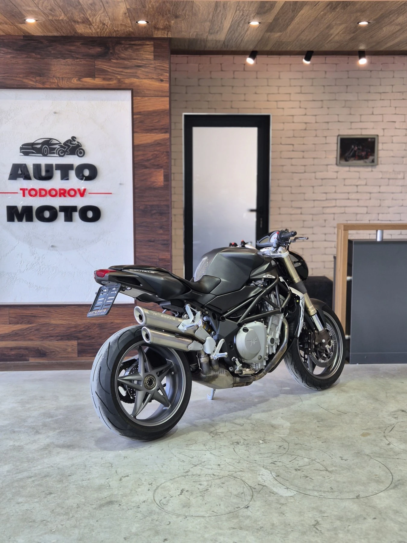 MV Agusta Brutale F4 750 23000км!!! Нов внос от ШВЕЙЦАРИЯ!!!, снимка 7 - Мотоциклети и мототехника - 54977459