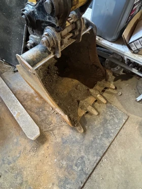 Багер Cat 303CR, снимка 10