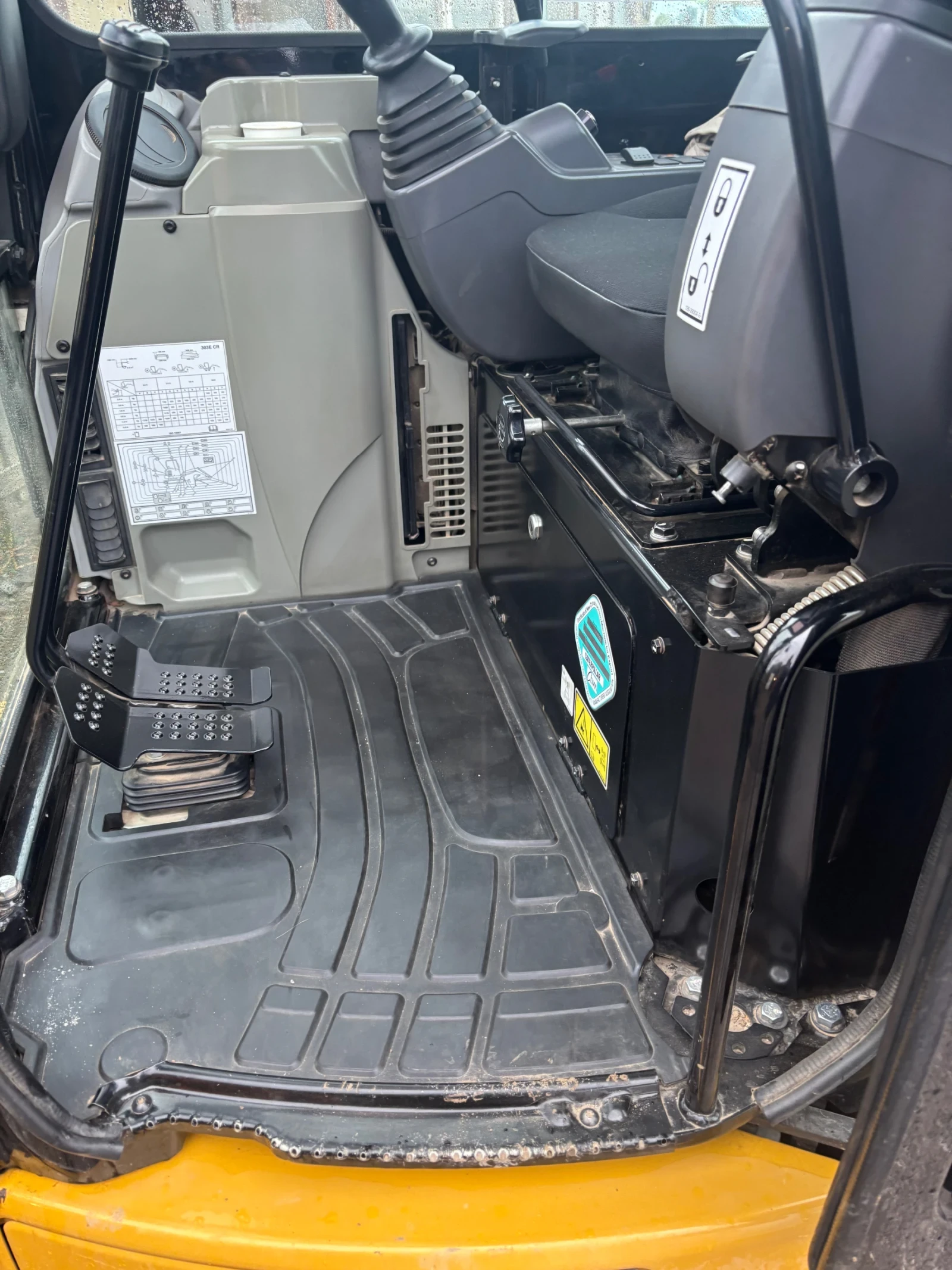 Багер Cat 303CR - изображение 5