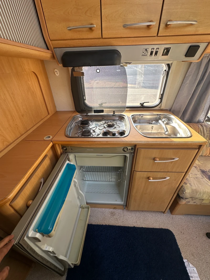 Каравана Knaus Sudwind 2008, снимка 16 - Каравани и кемпери - 51738778