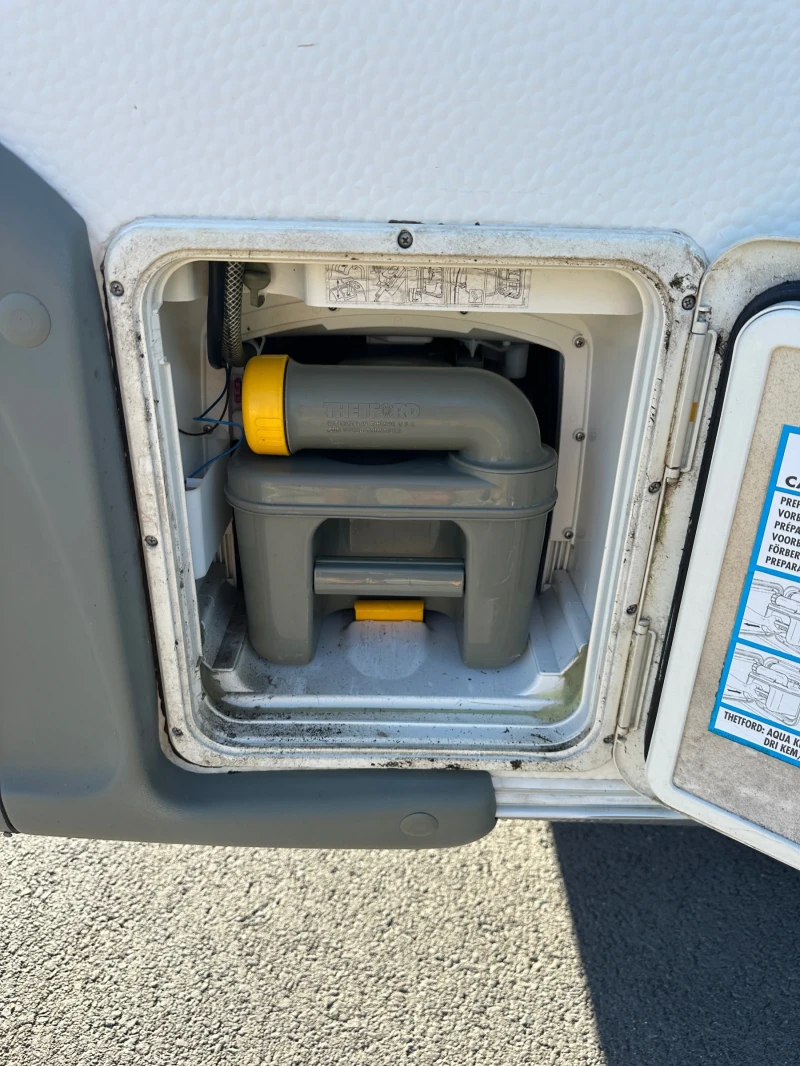 Каравана Knaus Sudwind 2008, снимка 9 - Каравани и кемпери - 51738778