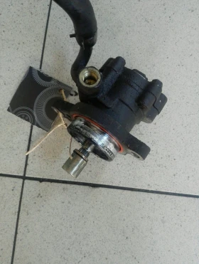 хидравлична помпа Нисан Алмера Тино 2.2д 02г.