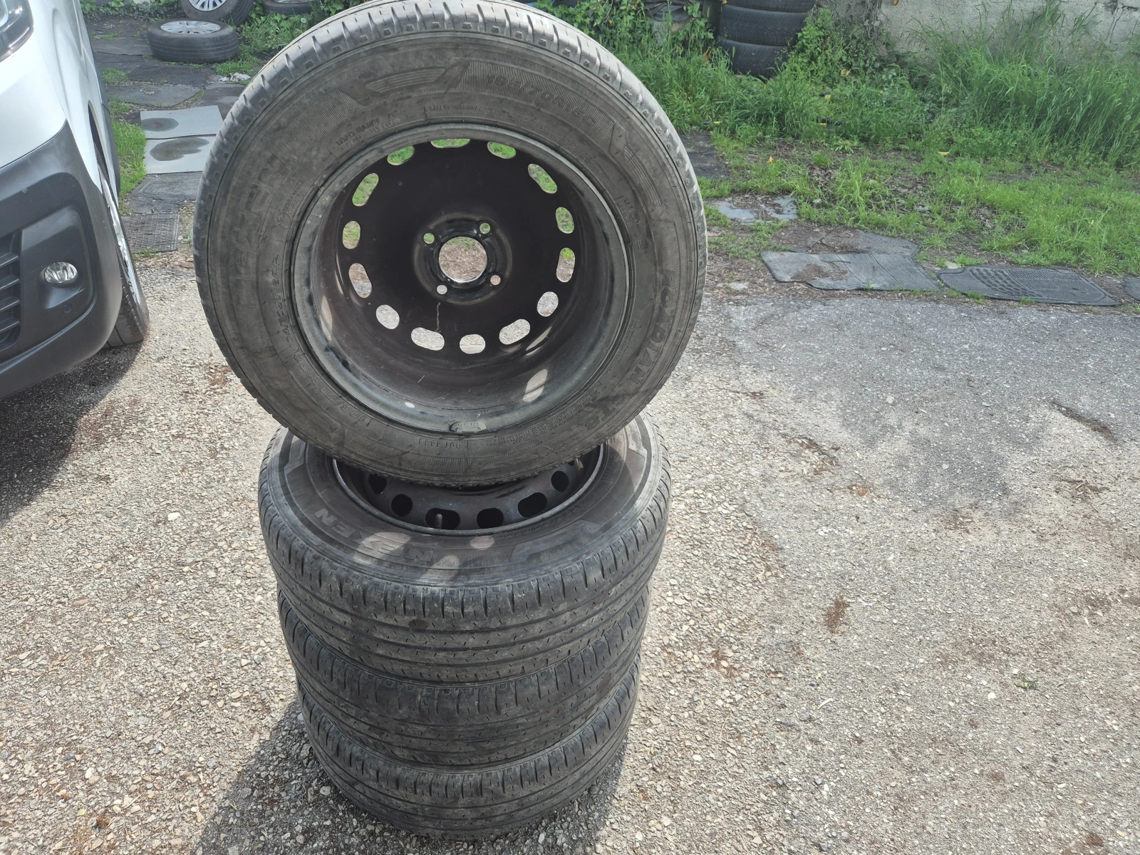 Гуми с джанти Autogrip 70/70R15, снимка 2 - Гуми и джанти - 54513978