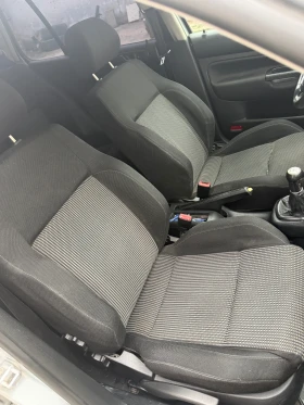 VW Golf 4 - 3000 € / 5867.49 лв. - 26200447 11