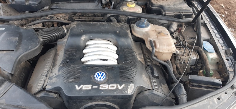 VW Passat, снимка 1 - Автомобили и джипове - 46053104