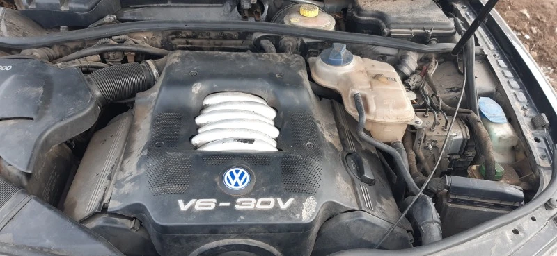 VW Passat, снимка 1 - Автомобили и джипове - 47494228