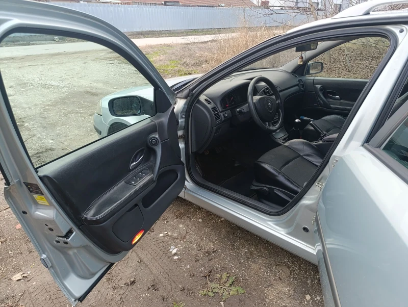 Renault Laguna, снимка 14 - Автомобили и джипове - 48346244