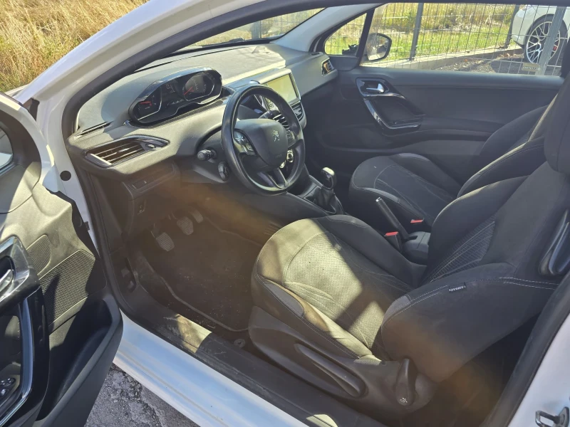 Peugeot 208 ACCESS/, снимка 7 - Автомобили и джипове - 51330303