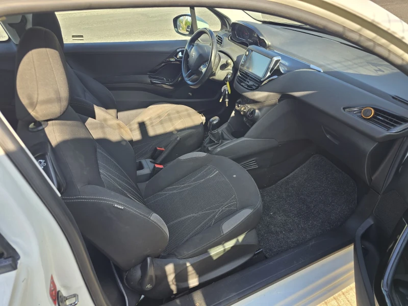 Peugeot 208 ACCESS/, снимка 10 - Автомобили и джипове - 51330303
