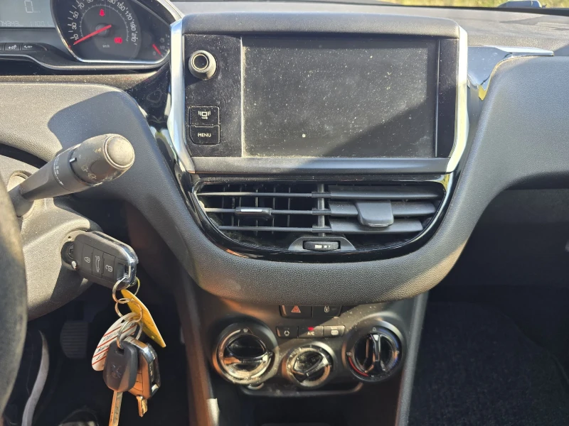 Peugeot 208 ACCESS/, снимка 12 - Автомобили и джипове - 51330303