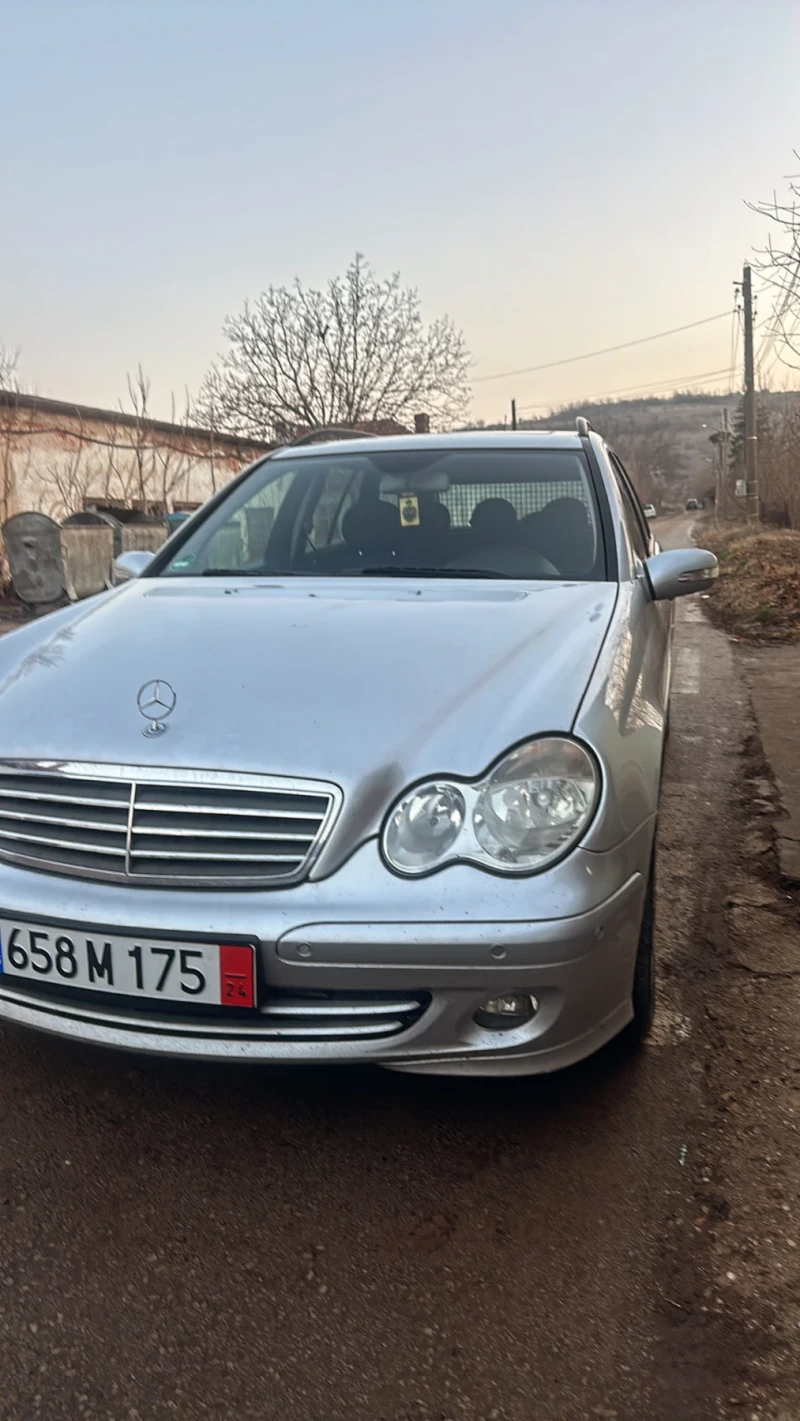 Mercedes-Benz 220, снимка 2 - Автомобили и джипове - 52635587
