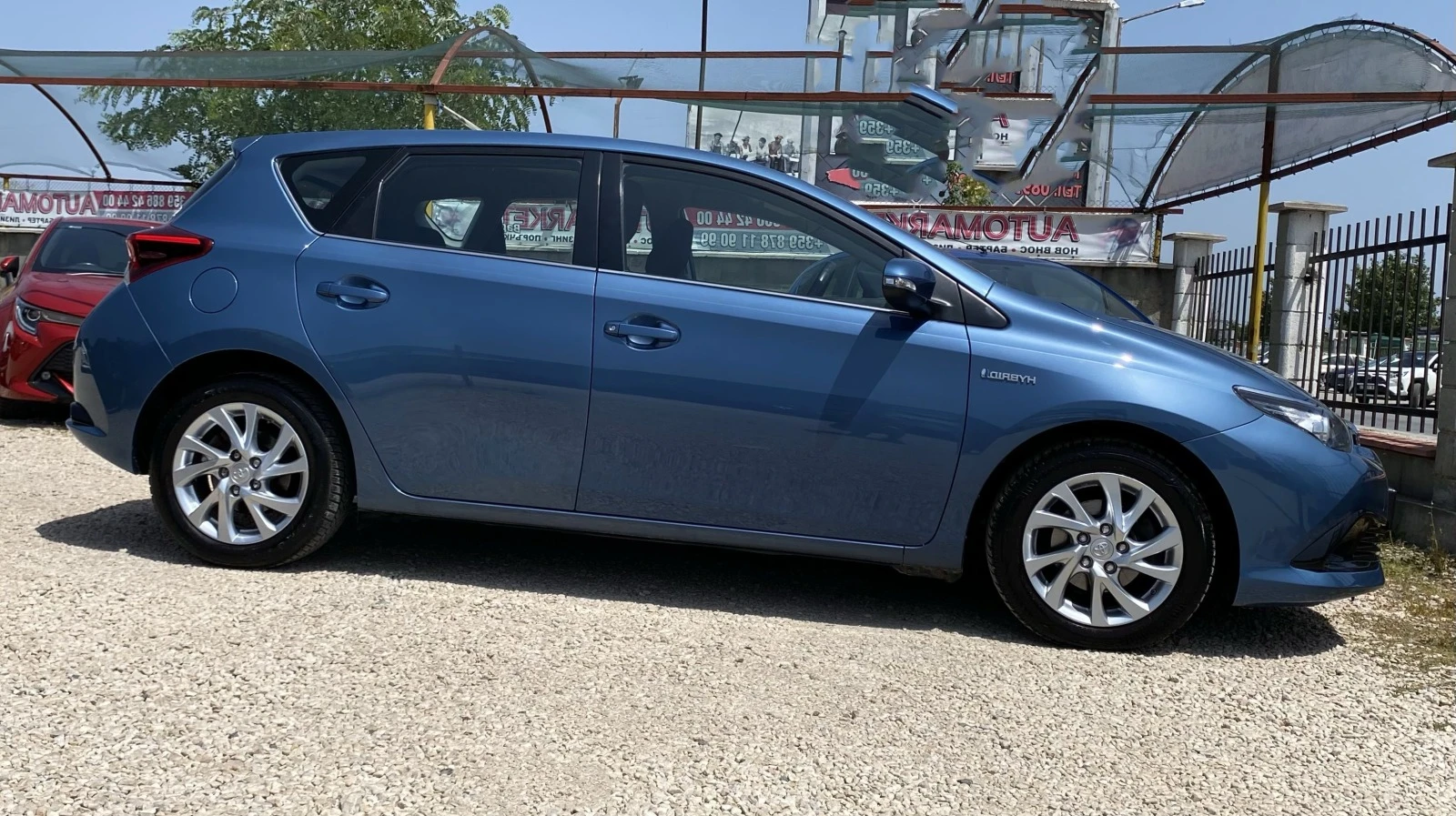 Toyota Auris 1.8 HYBRID 136HP - изображение 5