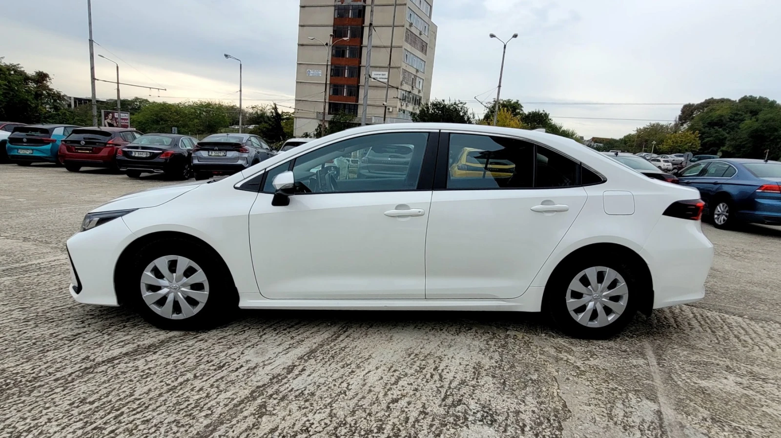 Toyota Corolla 1.8 Hybrid Business - изображение 6