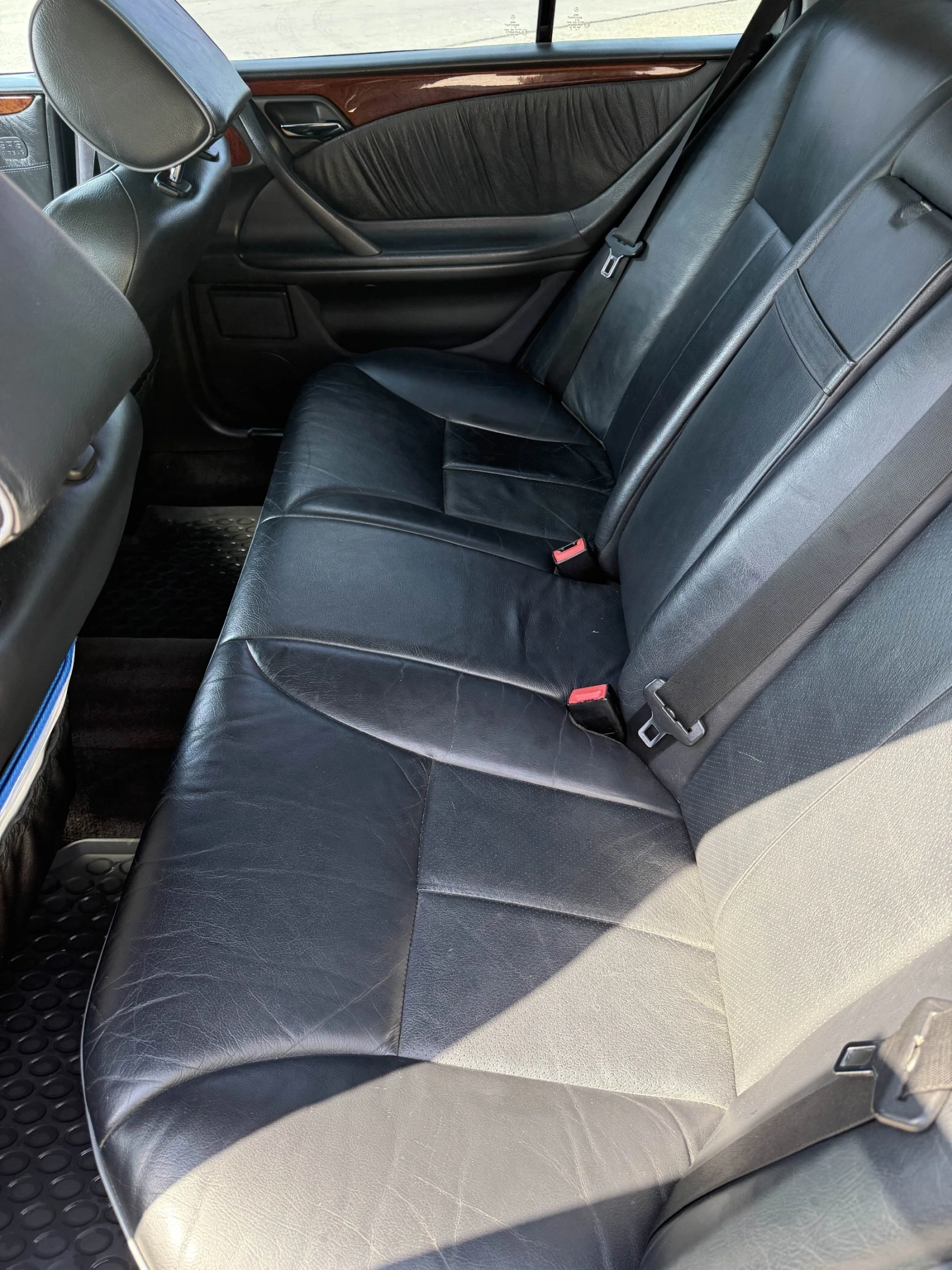 Mercedes-Benz E 320  - изображение 9
