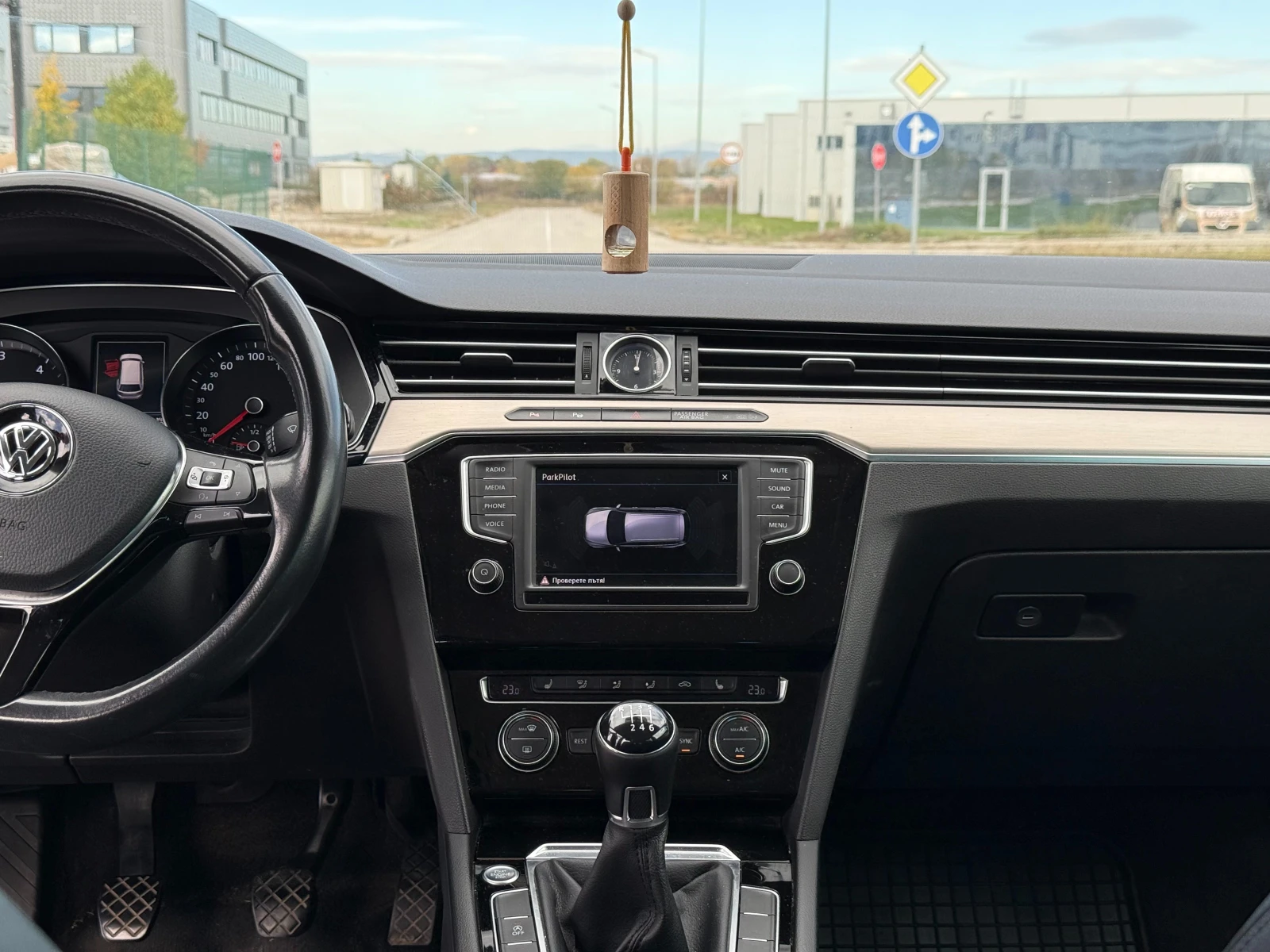 VW Passat 2.0* TDI* Highline | Mobile.bg   8