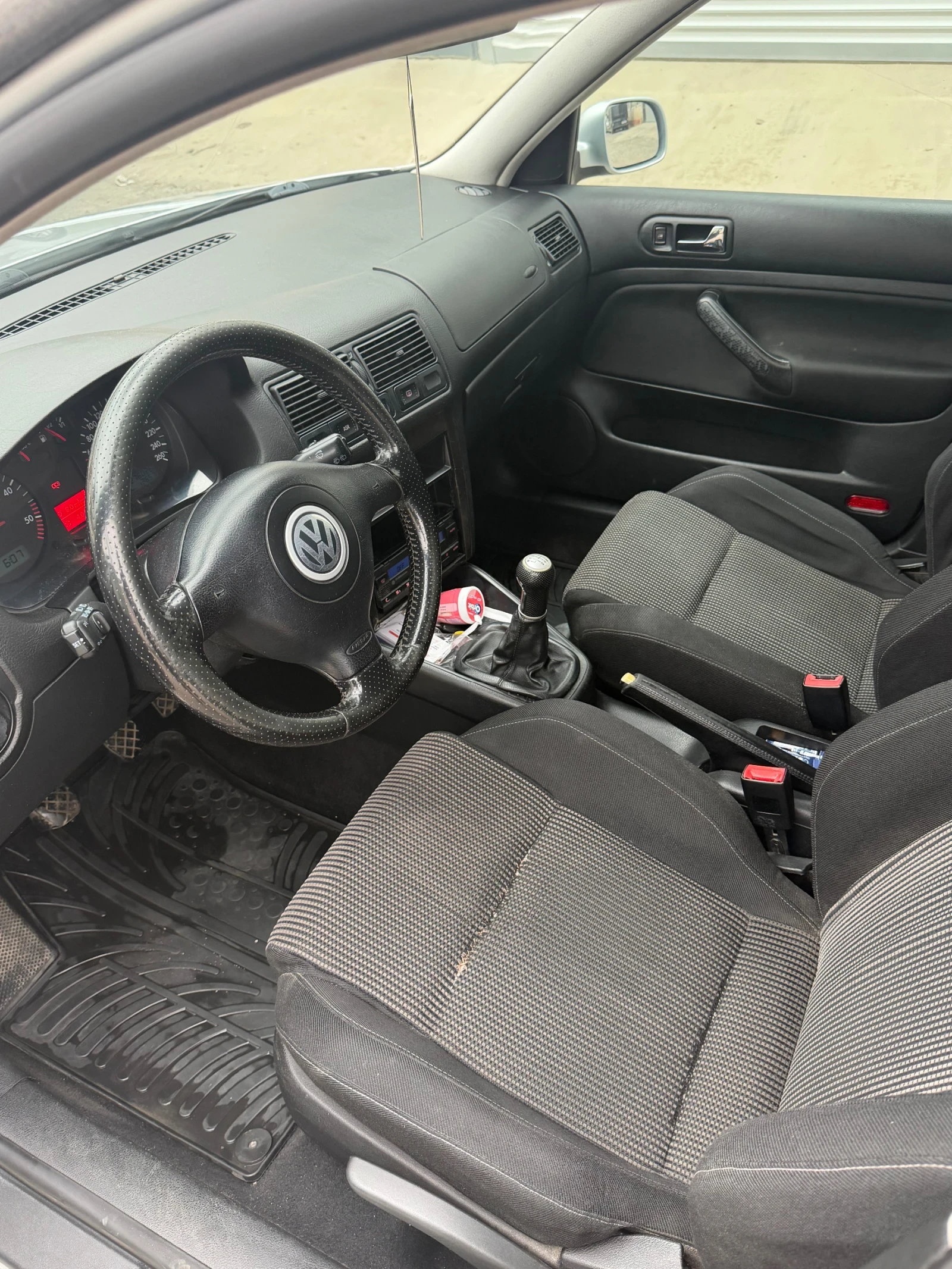 VW Golf 4, снимка 10 - Автомобили и джипове - 53904203