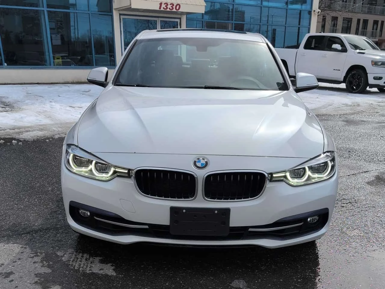 BMW 330 * 330i xDrive * CARFAX * NAVI * ПОДГРЕВИ * , снимка 5 - Автомобили и джипове - 54201201