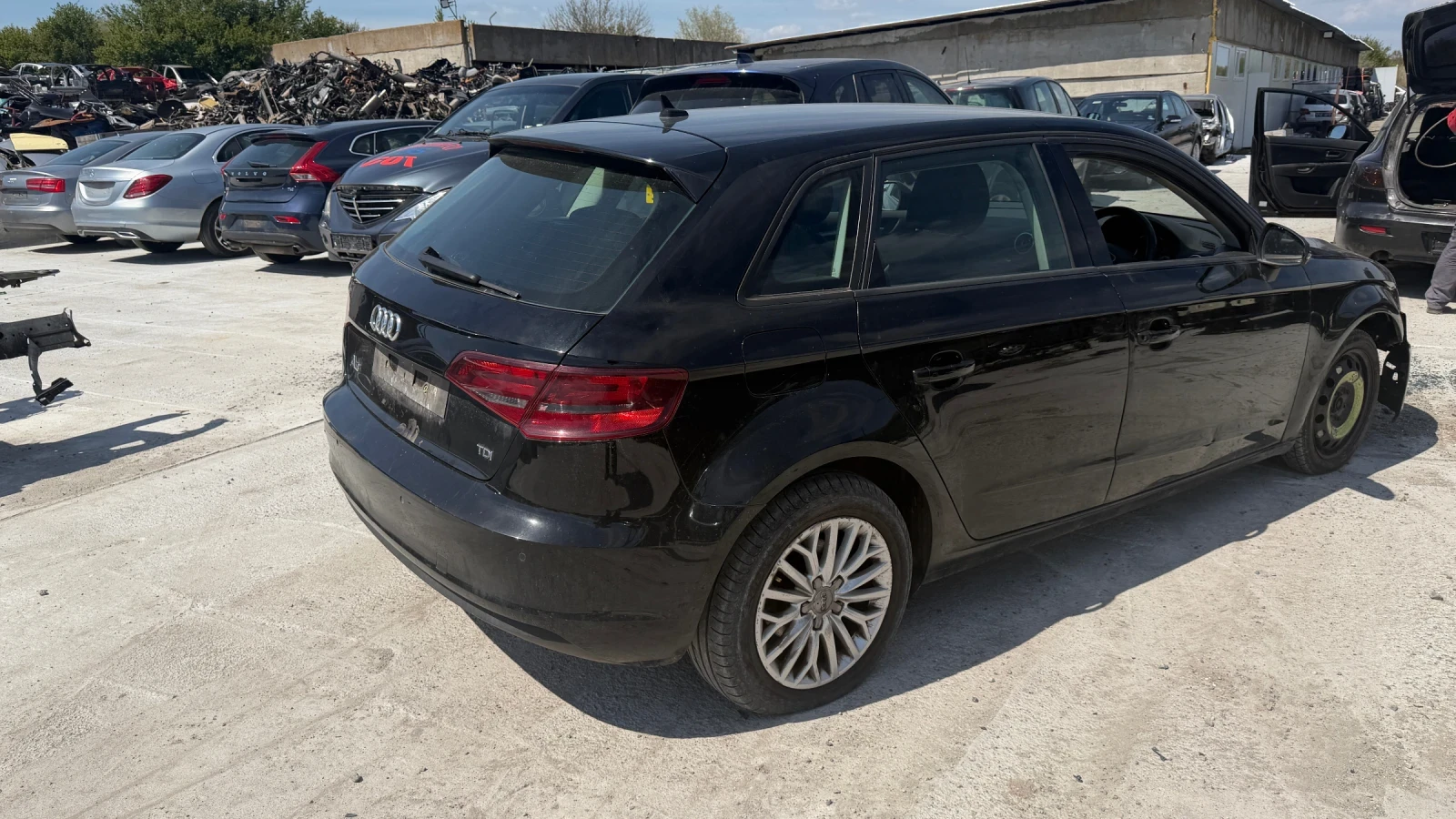 Audi A3 2.0Tdi, снимка 4 - Автомобили и джипове - 54303095