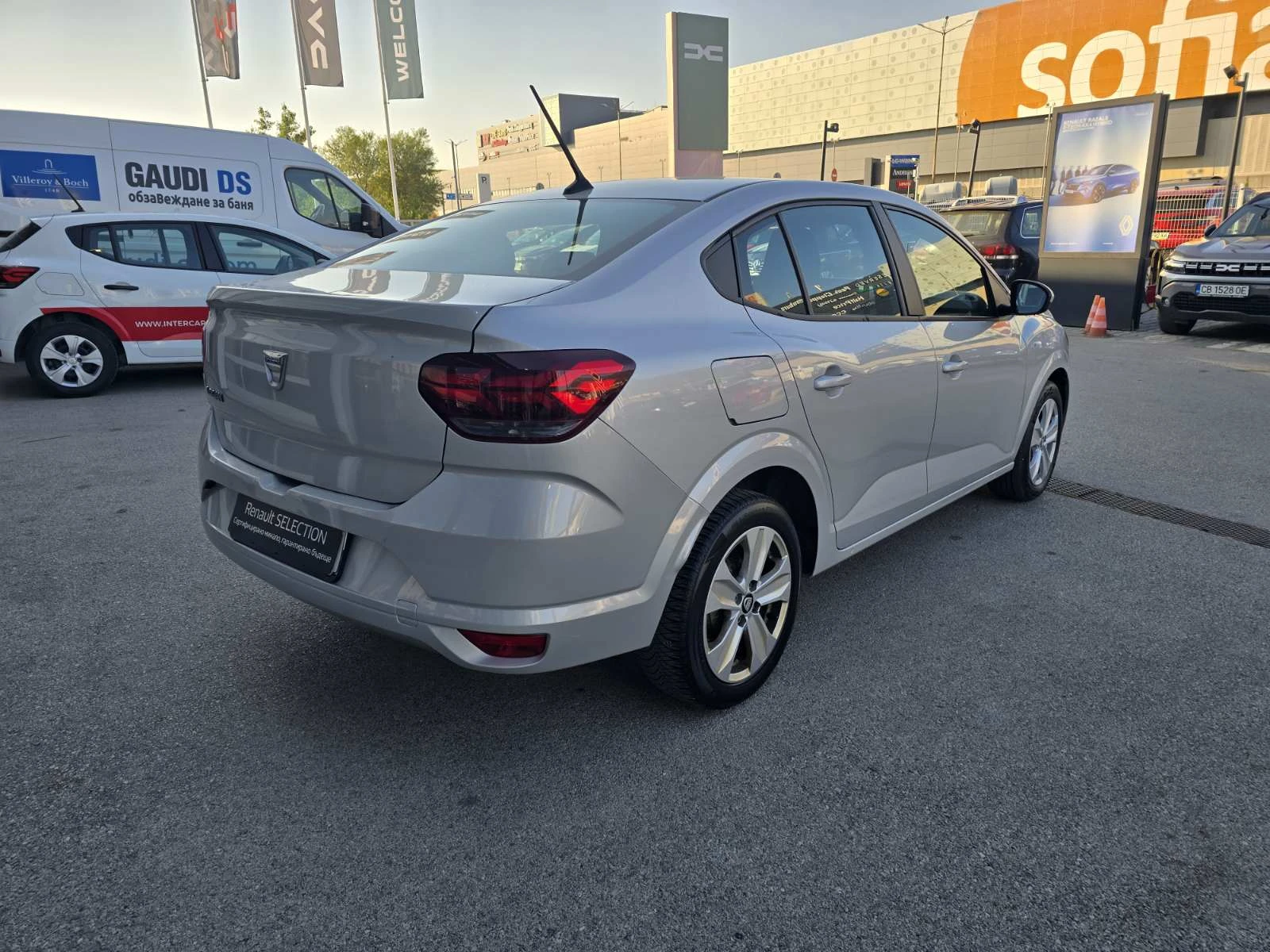Dacia Logan 1.0 TCe 90 Stop&Start, снимка 5 - Автомобили и джипове - 55562149