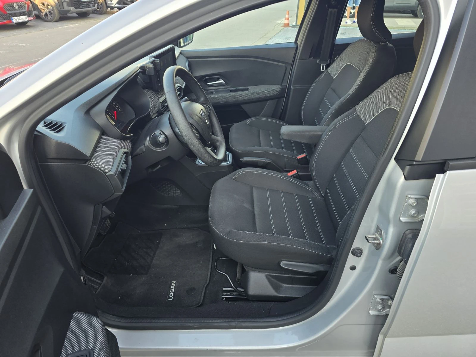Dacia Logan 1.0 TCe 90 Stop&Start, снимка 11 - Автомобили и джипове - 55562149