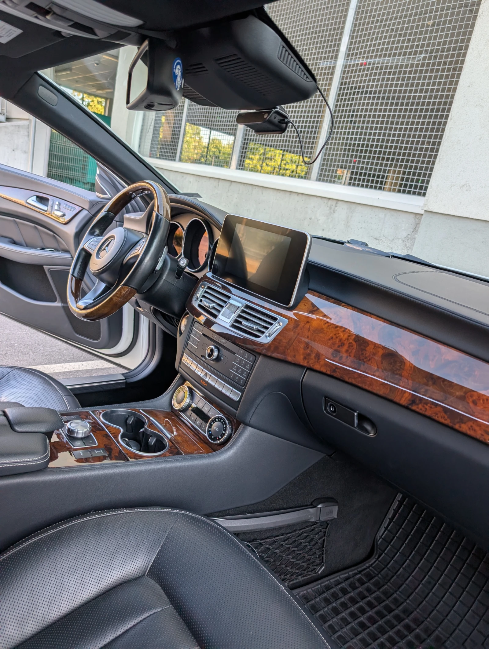 Mercedes-Benz CLS 550 RWD, снимка 6 - Автомобили и джипове - 56006988