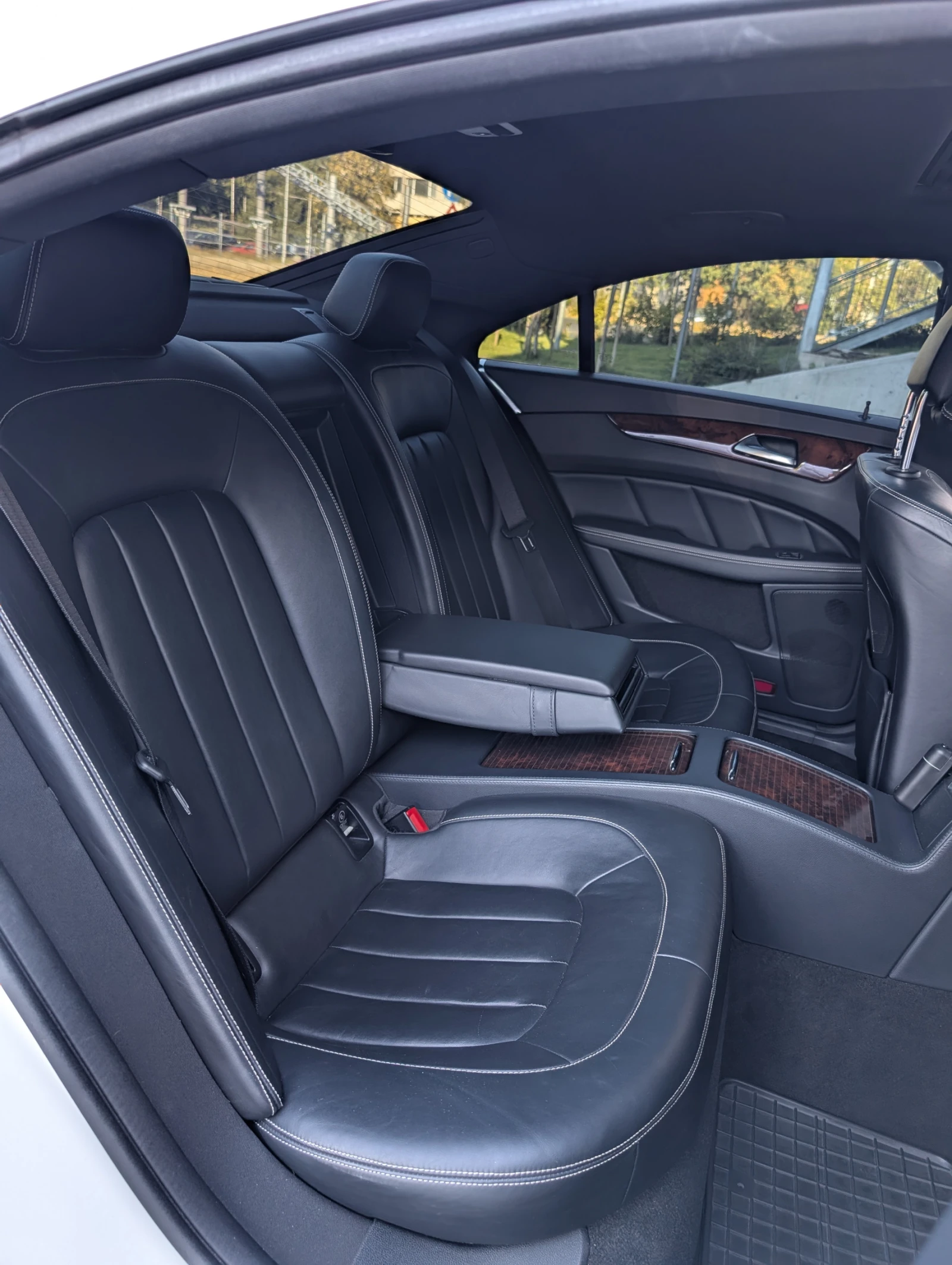 Mercedes-Benz CLS 550 RWD, снимка 8 - Автомобили и джипове - 56006988
