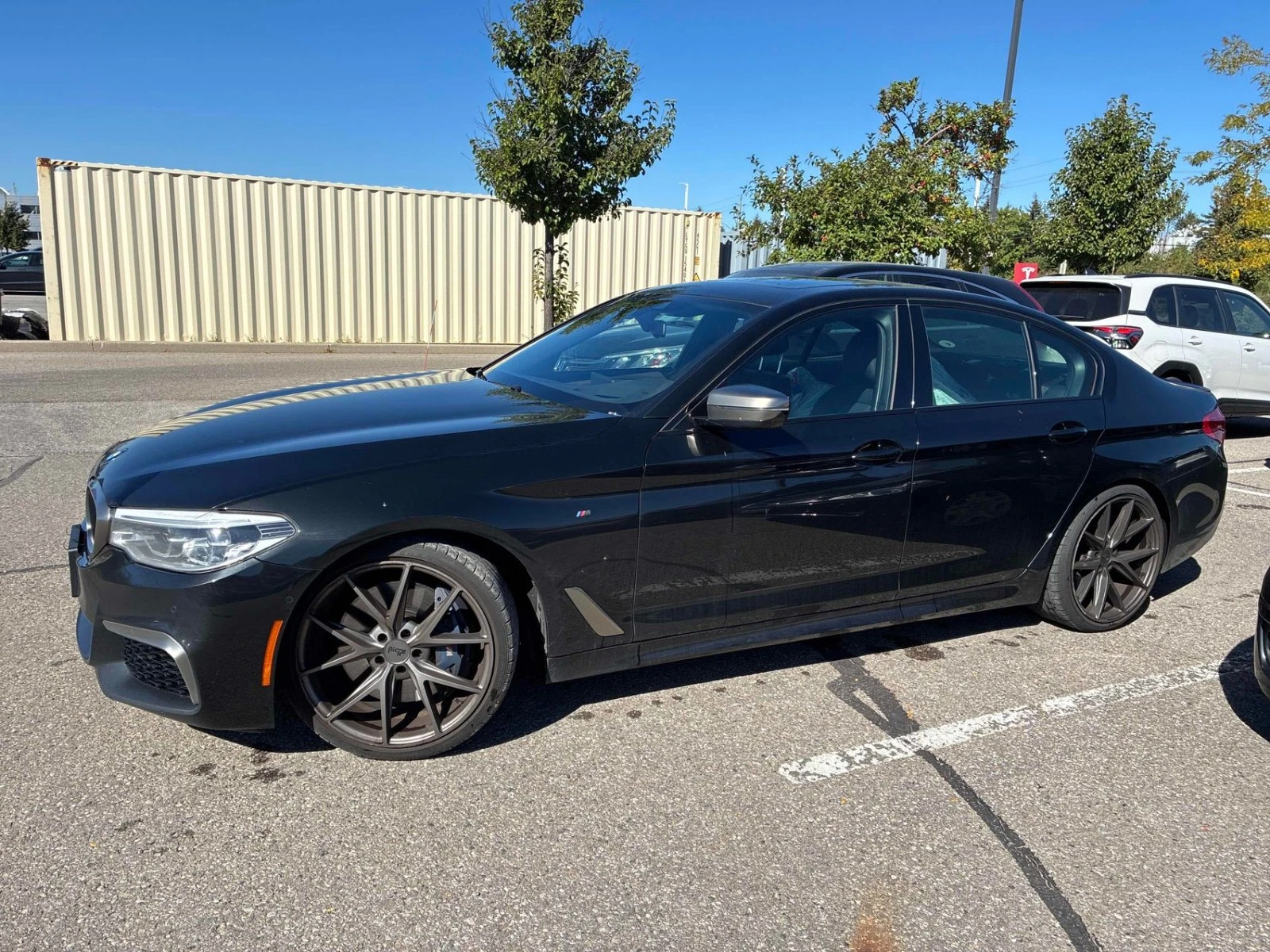 BMW 550 Цена до България & АвтоКредит, снимка 3 - Автомобили и джипове - 56200814