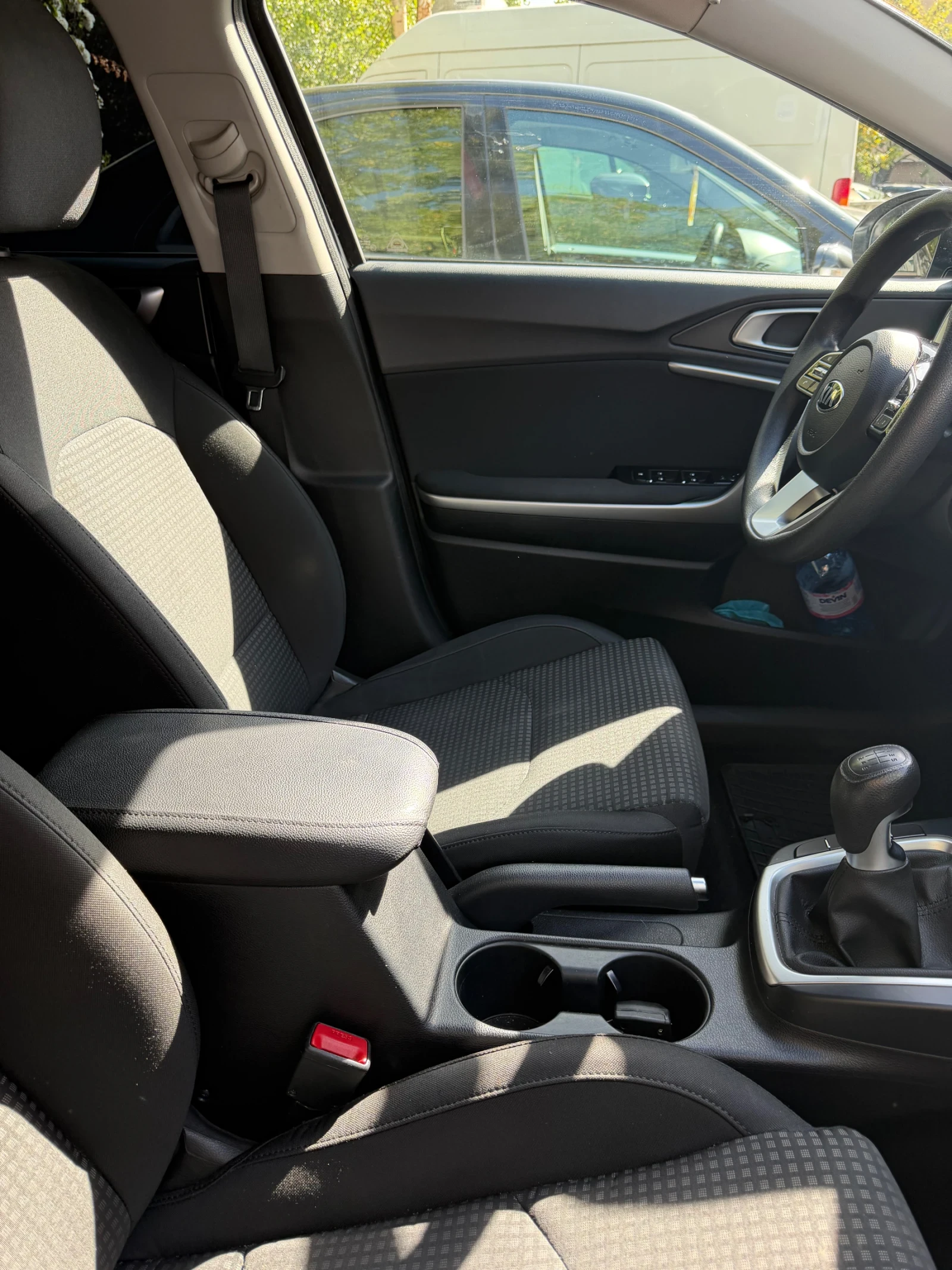Kia Ceed 1.4 LPG, снимка 6 - Автомобили и джипове - 56411896