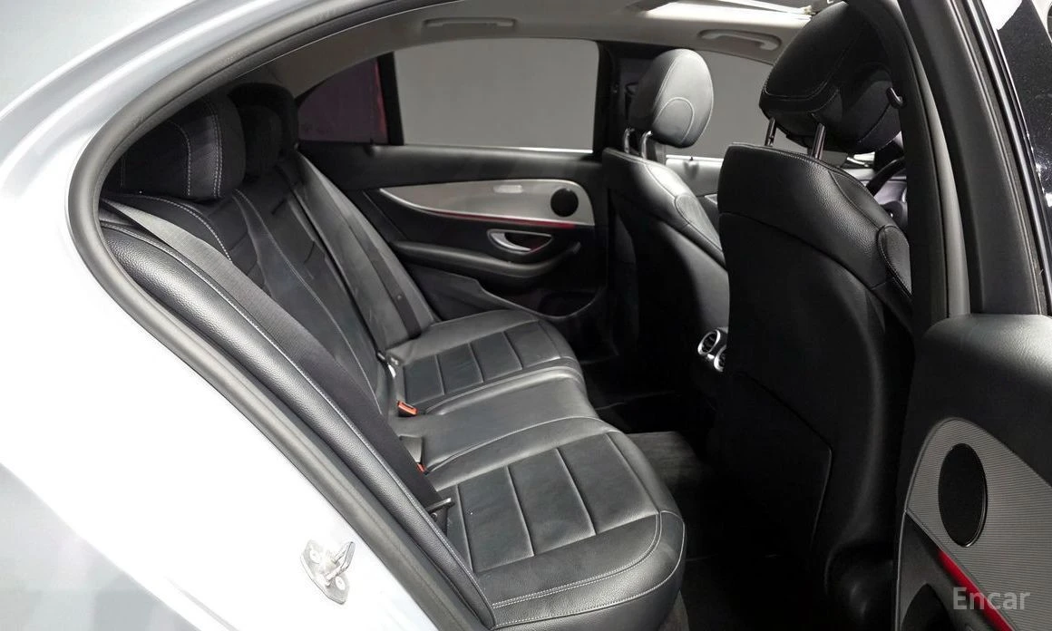 Mercedes-Benz E 200, снимка 11 - Автомобили и джипове - 56677411