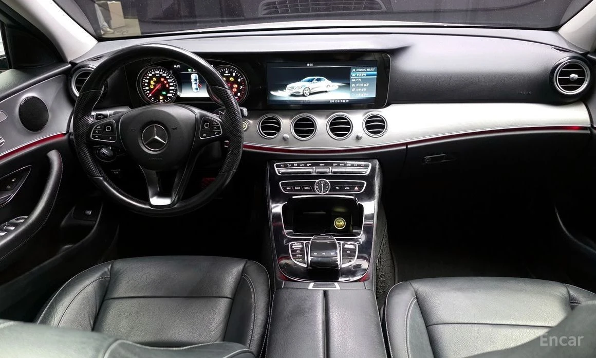 Mercedes-Benz E 200, снимка 7 - Автомобили и джипове - 56677411