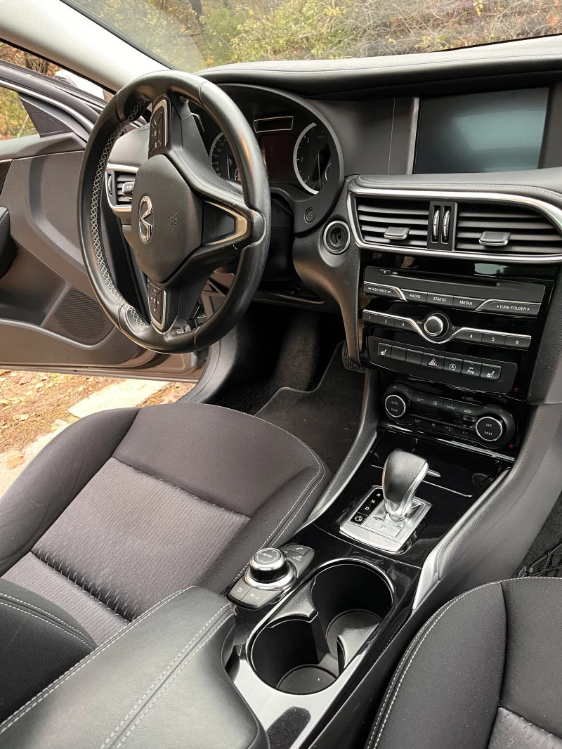 Infiniti Q30 Premium 2, 2d awd, снимка 11 - Автомобили и джипове - 52662901