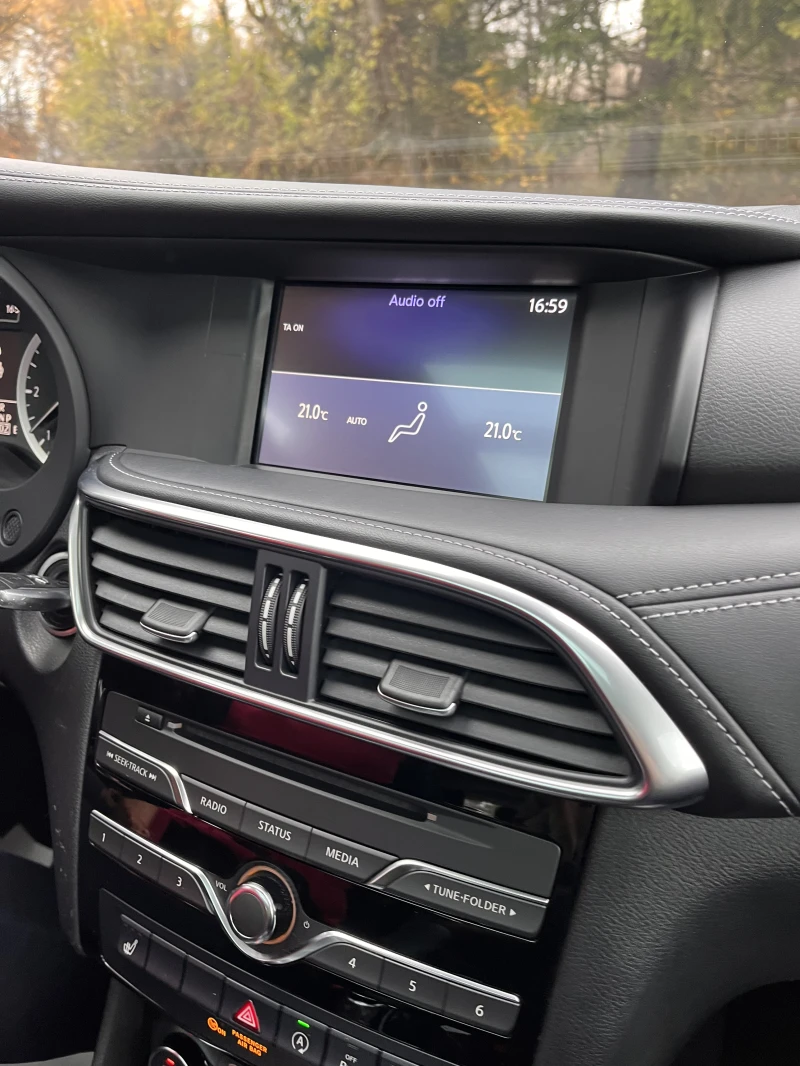 Infiniti Q30 Premium 2, 2d awd, снимка 15 - Автомобили и джипове - 52662901