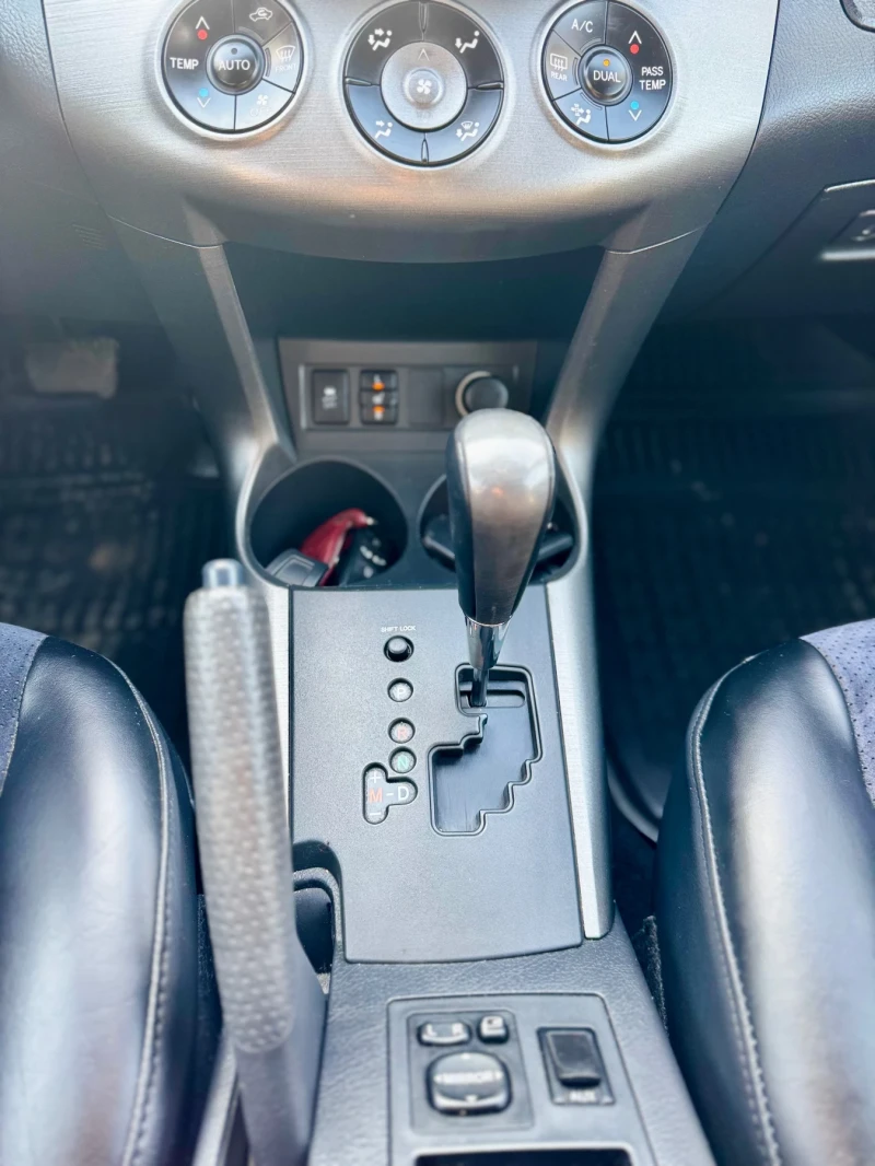 Toyota Rav4, снимка 11 - Автомобили и джипове - 53139121